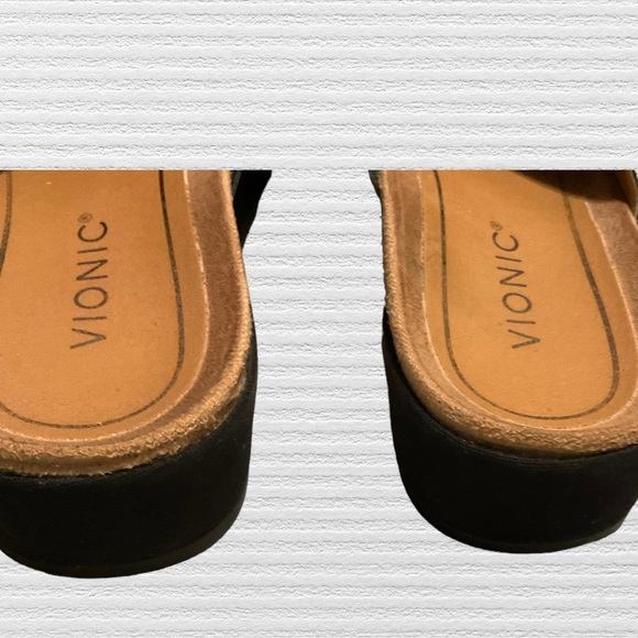 Vionic Snakeskin Pattern Sandals - Picture 6 of 7